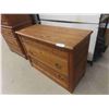 Image 2 : Oak 3 Drawer Dresser 29" x 40" x 17" 
