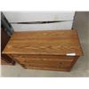 Image 3 : Oak 3 Drawer Dresser 29" x 40" x 17" 