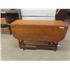 Image 1 : Antique Gate Leg Table (extended size) 45" x 45" x 