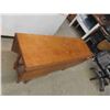 Image 3 : Antique Gate Leg Table (extended size) 45" x 45" x 