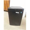 Image 1 : Danny Bar Fridge 27" x 18" x 18" 