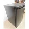 Image 2 : Danny Bar Fridge 27" x 18" x 18" 