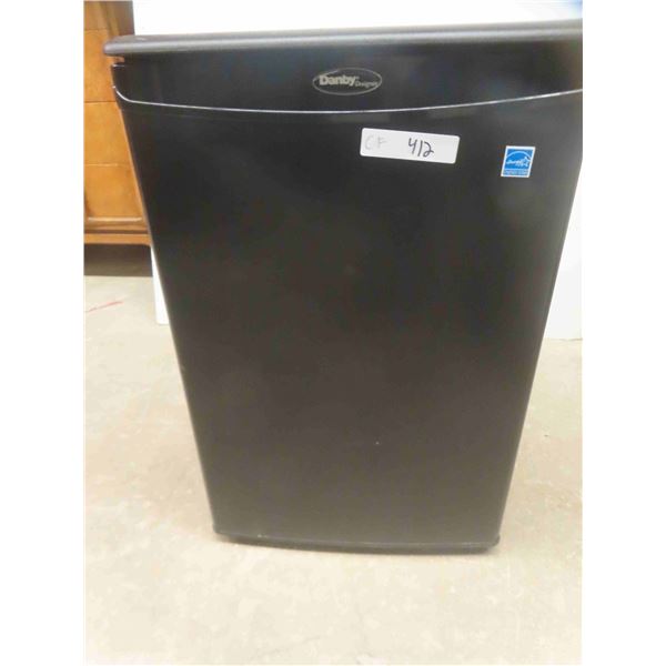 Danny Bar Fridge 27" x 18" x 18" 