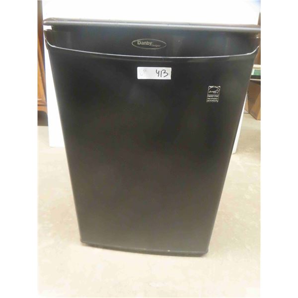 Danny Bar Fridge 27" x 18" x 18" 