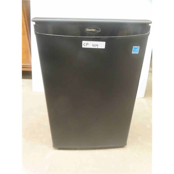 Danny Bar Fridge 27" x 18" x 18" 