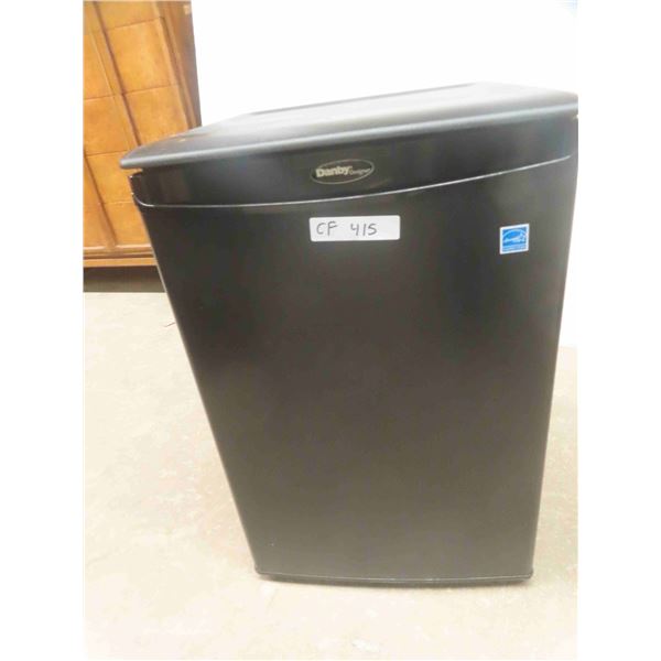 Danny Bar Fridge 27" x 18" x 18" 