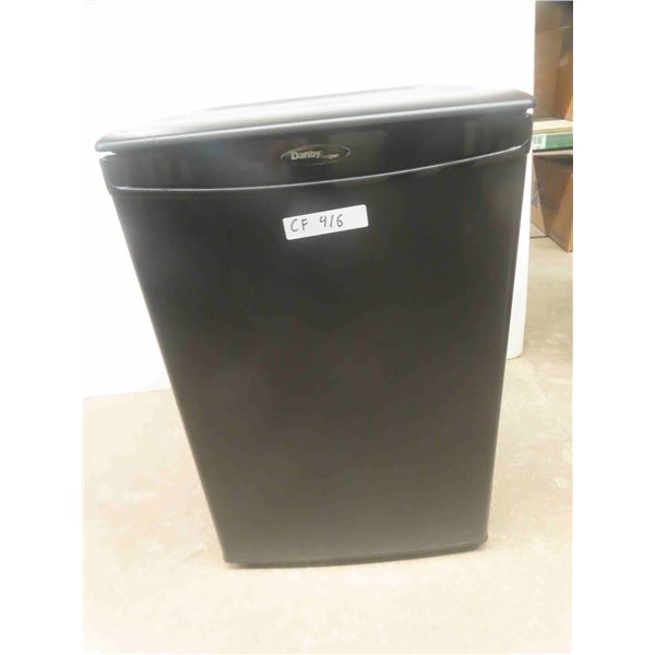 Danny Bar Fridge 27" x 18" x 18" 