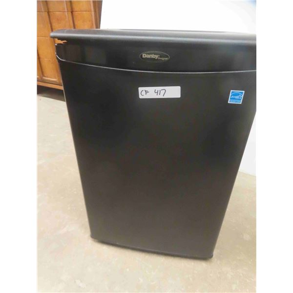 Danny Bar Fridge 27" x 18" x 18" 