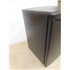 Image 3 : Danny Bar Fridge 27" x 18" x 18" 