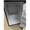 Image 7 : Danny Bar Fridge 27" x 18" x 18" 
