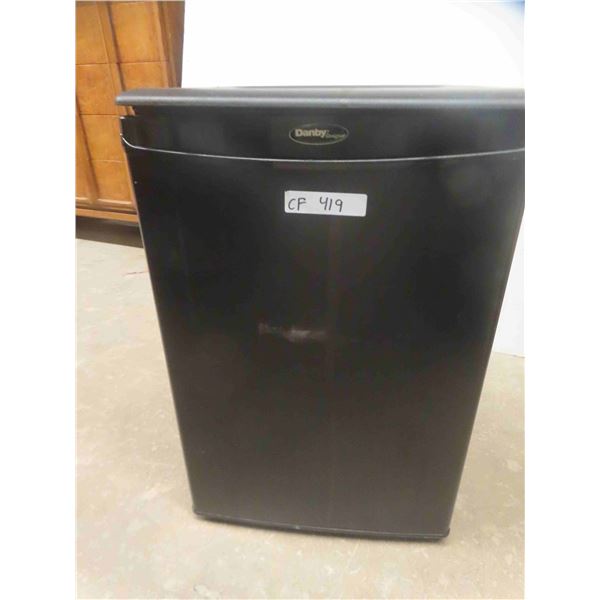 Danny Bar Fridge 27" x 18" x 18" 