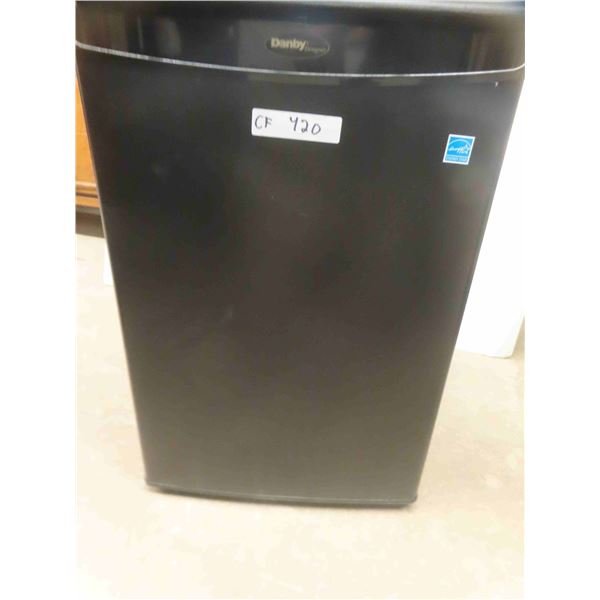 Danny Bar Fridge 27" x 18" x 18" 