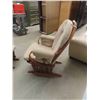 Image 4 : Gliding Rocker With Ottoman