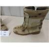 Image 2 : Booties, Mukluks Size 10