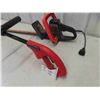 Image 2 : Snap Cut 22'' Power Hedger , Black and Decker Grass