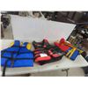 Image 1 : 3 Life Jackets : Universal , B , LG 