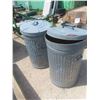 Image 3 : 2 Metal Garbage Cans with Lids 