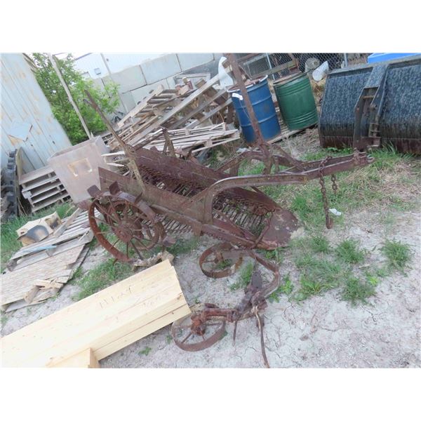 Potato Digger on Steel (Complete) with Dolly 
