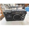 Image 2 : 4 Portable Radio / Cassette Players 