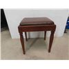 Image 16 : Singer Sewing Machine with Cabinet & Stool 