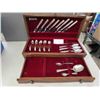 Image 1 : 45pce WM.A. Rogers Silverplated Cutlery & Chest 