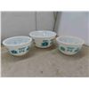 Image 3 : 5 Vintage Hazel Atlas Milk Glass Mixing Bowls, 1 