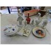 Image 8 : China: Servingware, Candlebra, Vase, Roseville