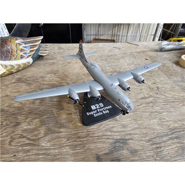 Vintage ERTL Die Cast Boeing B-29 Superfortress Bomber "Enola Gay 82" & Stand - wings 12" across