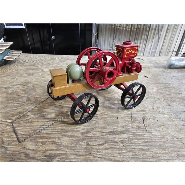 Vintage ERTL Die Cast John Deere Waterloo Boy 2HP Gas Engine 1:8 Scale