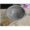 Image 4 : Perfect Seal Jar/Vintage Enamel Strainer & Pan/Pyrex Cookware