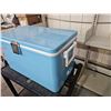 Image 2 : 22"x13"x13" Vintage Coleman Cooler