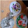Image 3 : 50 cent canada coin and tin lids with flower art