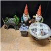Image 1 : Garden decore, gnomes and welcome sign
