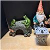 Image 2 : Garden decore, gnomes and welcome sign