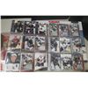 Image 5 : Hockey and Baseball Cards, NHL Hockey Frame, Mike Richer & Wayne Gretzky Figures and Toronto 4D City