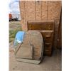 Image 1 : Oak 4 Drawer Dresser 30"x45"x16" / Large round wooden frame Mirror 35"x36"