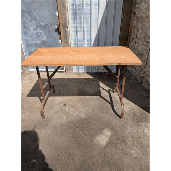wooden Fold out table (Good Condition)