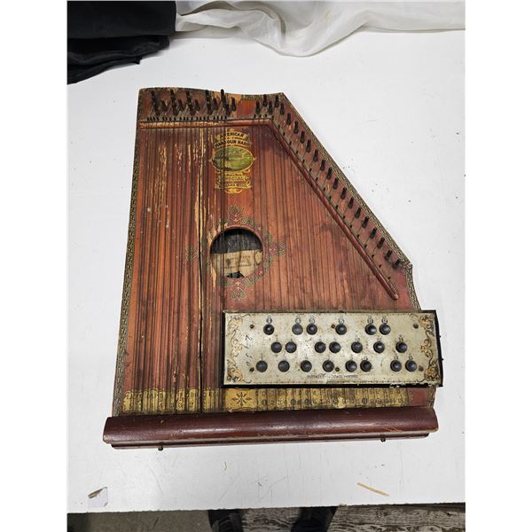 Early 1900s American Mandolin Harp Special Niagara Model 16" x 19" - Marketed By Louis Daum