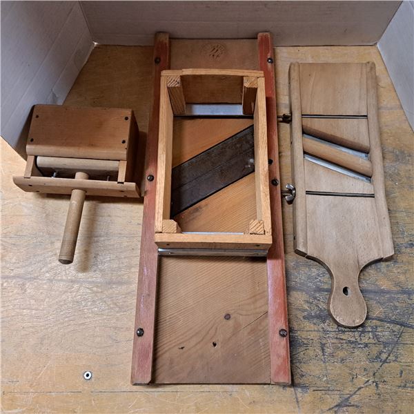 3 wooden tolls