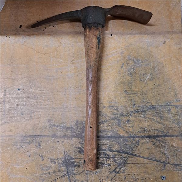 Pickaxe tool