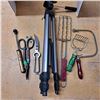 Image 1 : Tripod and misc tools