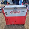 Image 1 : vintage 1963 coca cola machine- works but no key