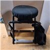 Image 1 : foldable chair- size 20"