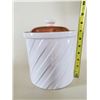 Image 3 : Genin-Trudeau Ceramic Cookie Jar with copper lid