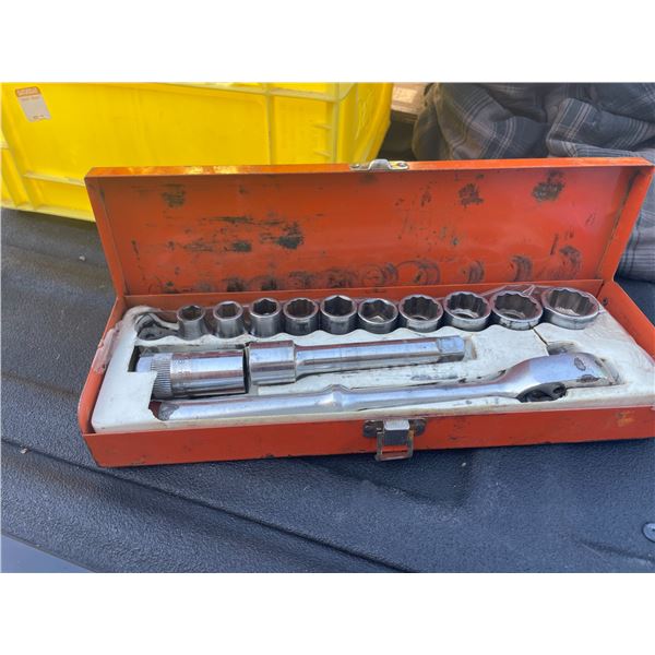 7/16 to 1" Socket Set + Case
