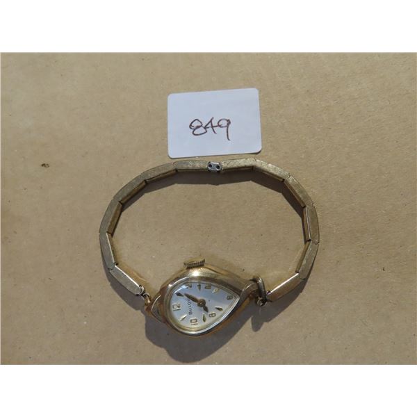 VINTAGE BULOVA 17J LADIES MAN WIND ,  RUNS
