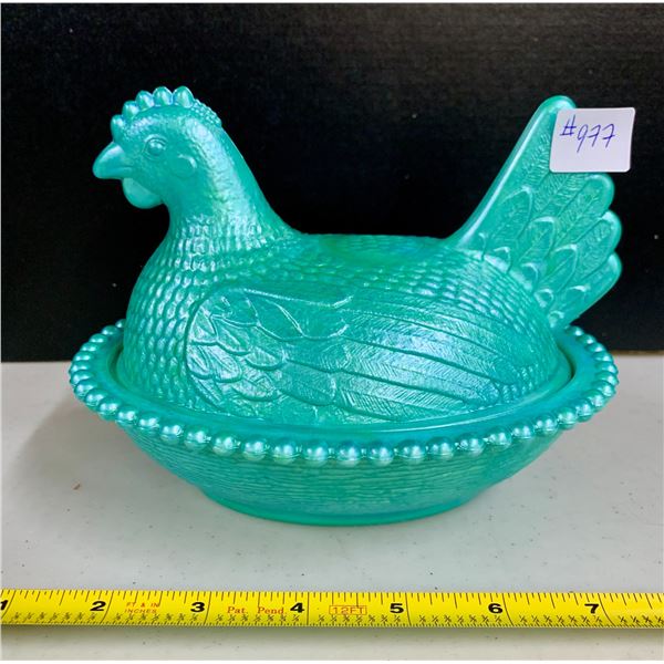INDIANA GLASS PASTEL GREEN HP 1970S HEN ON NEST
