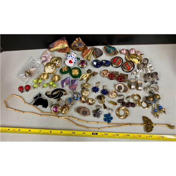 LARGE LOT OF VINTAGE FASHION JEWELRY