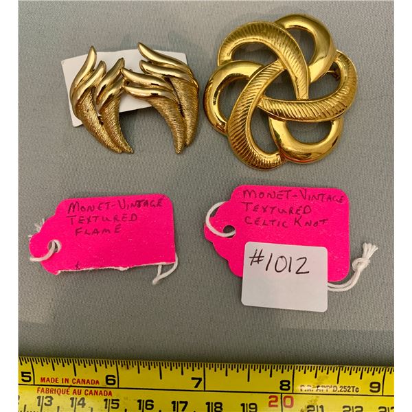 VINTAGE RARE MONET MARKED GOLD TONE CELTIC KNOT BROOK + FLAME TEXTURED EARRINGS SET
