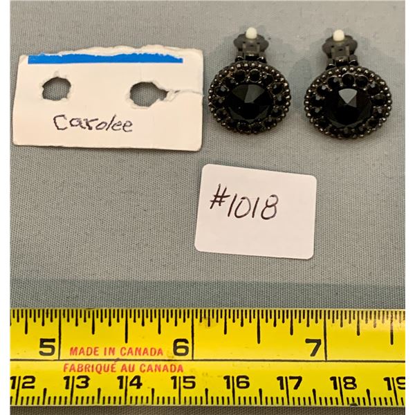 VINTAGE RARE CAROLEE CLIP ON EARRINGS